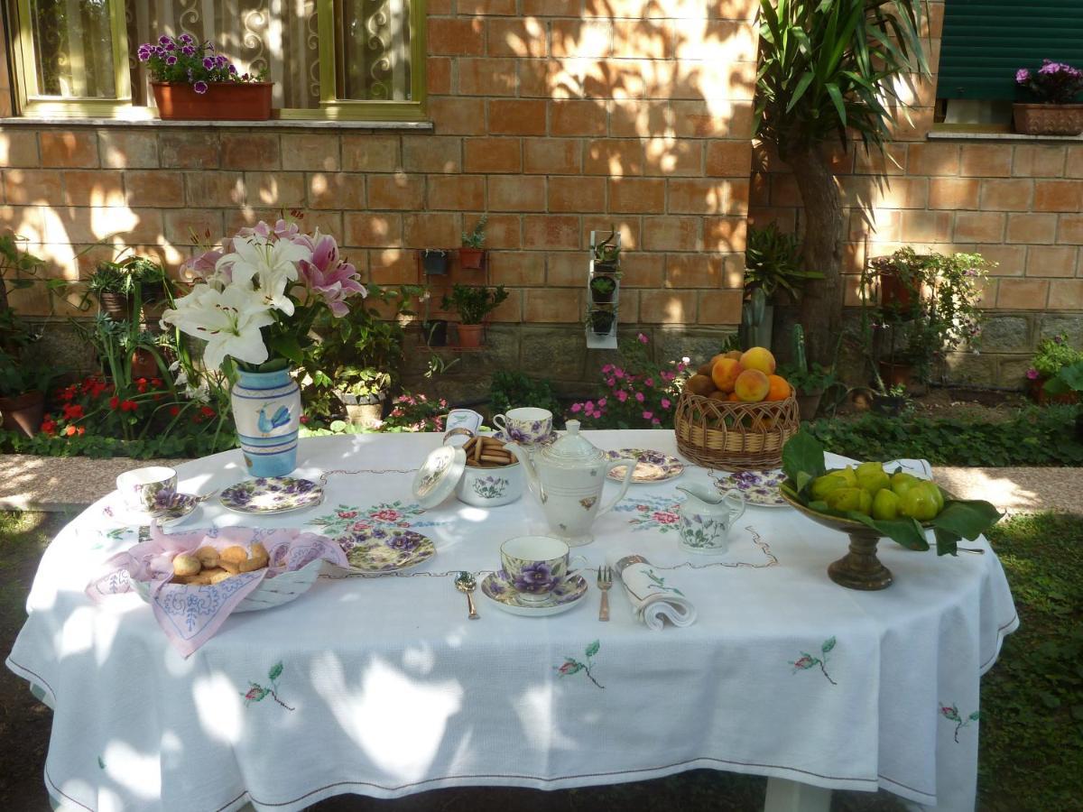 Bb Le Violette Bed and Breakfast Tortolì Eksteriør billede
